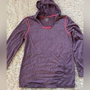 Woman’s Sport Essentials long sleeved hooded top. Nylon. Size M